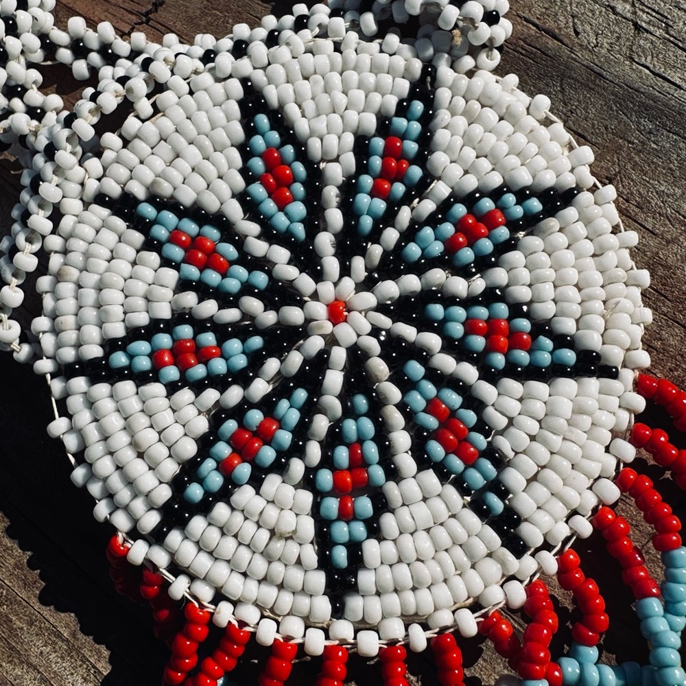 Handcrafted Beaded Navajo Necklace with Multicolor Star Flower Design - Picture 6 of 6